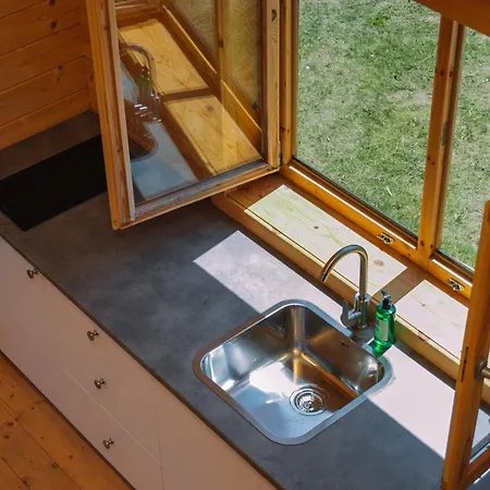 De - 5 Parque de Campismo *